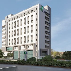Holiday Inn Express Ahmedabad Prahlad Nagar By Ihg